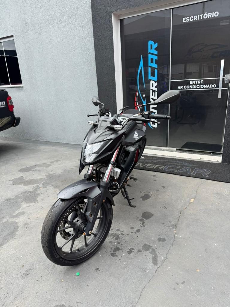 Foto 2 de Cb 300 F Twister Abs Flex