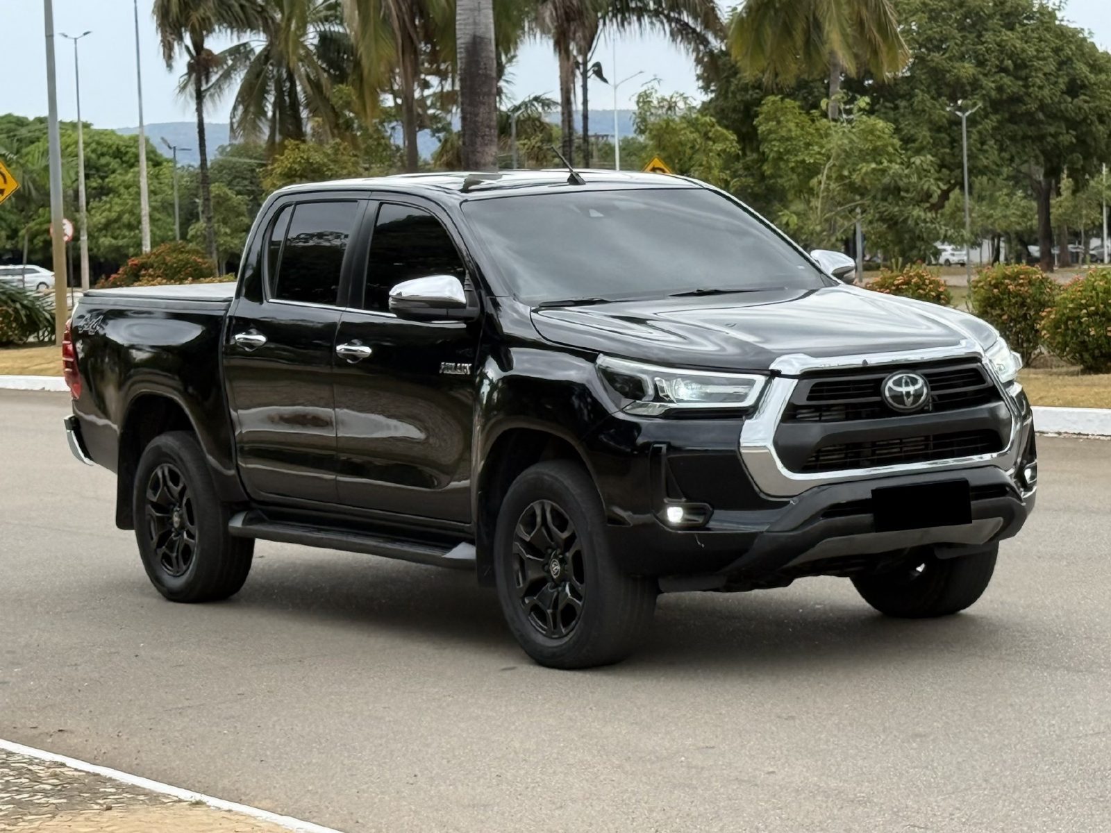 Capa de Toyota Hilux CD SRX 4x4 2.8 TDI 16V Diesel Aut. 2021